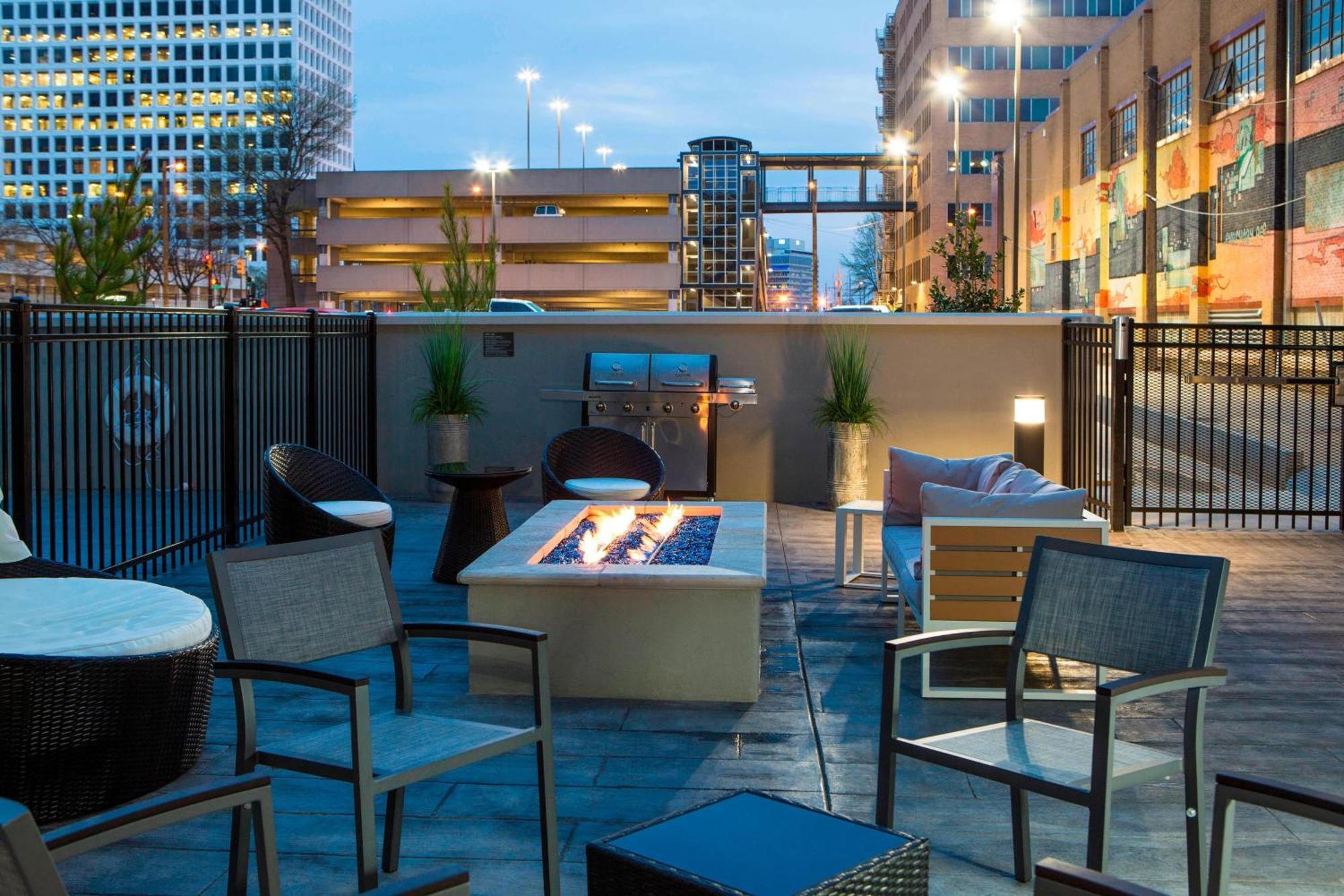 Residence Inn By Marriott Tulsa Downtown Eksteriør bilde